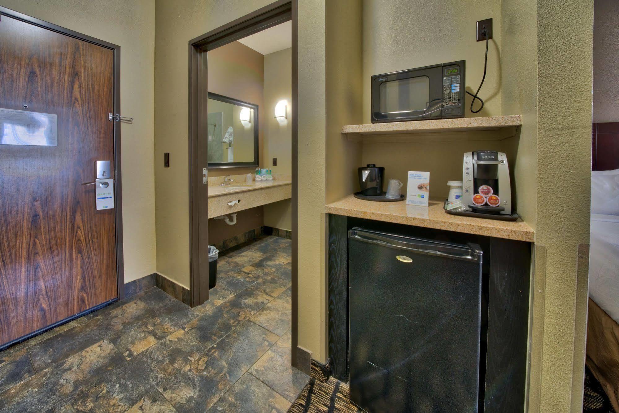 Holiday Inn Express And Suites Lubbock South, An Ihg Hotel Eksteriør bilde